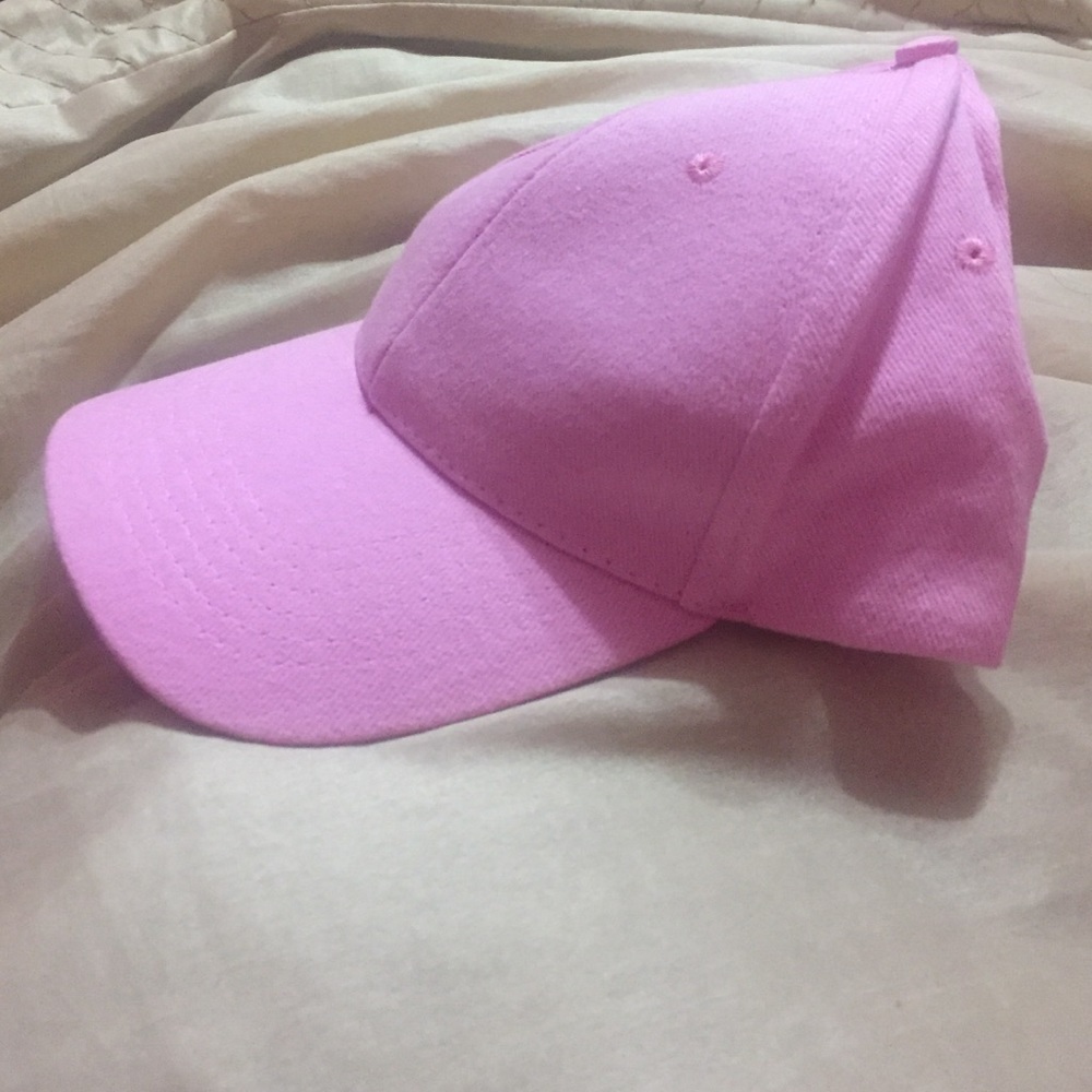 BRAND NEW PINK BASEBALL CAP. BOOHOO