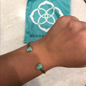 Kendra Scott necklace