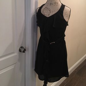 Like new! Black dress with belt detail!