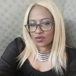 Meet your Posher, Adrienne