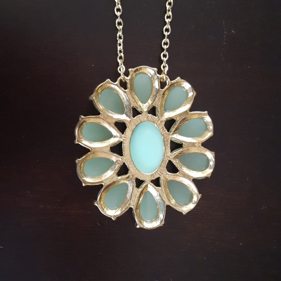 💍3 for $20👗Turquoise Flower Necklace - Picture 3 of 4