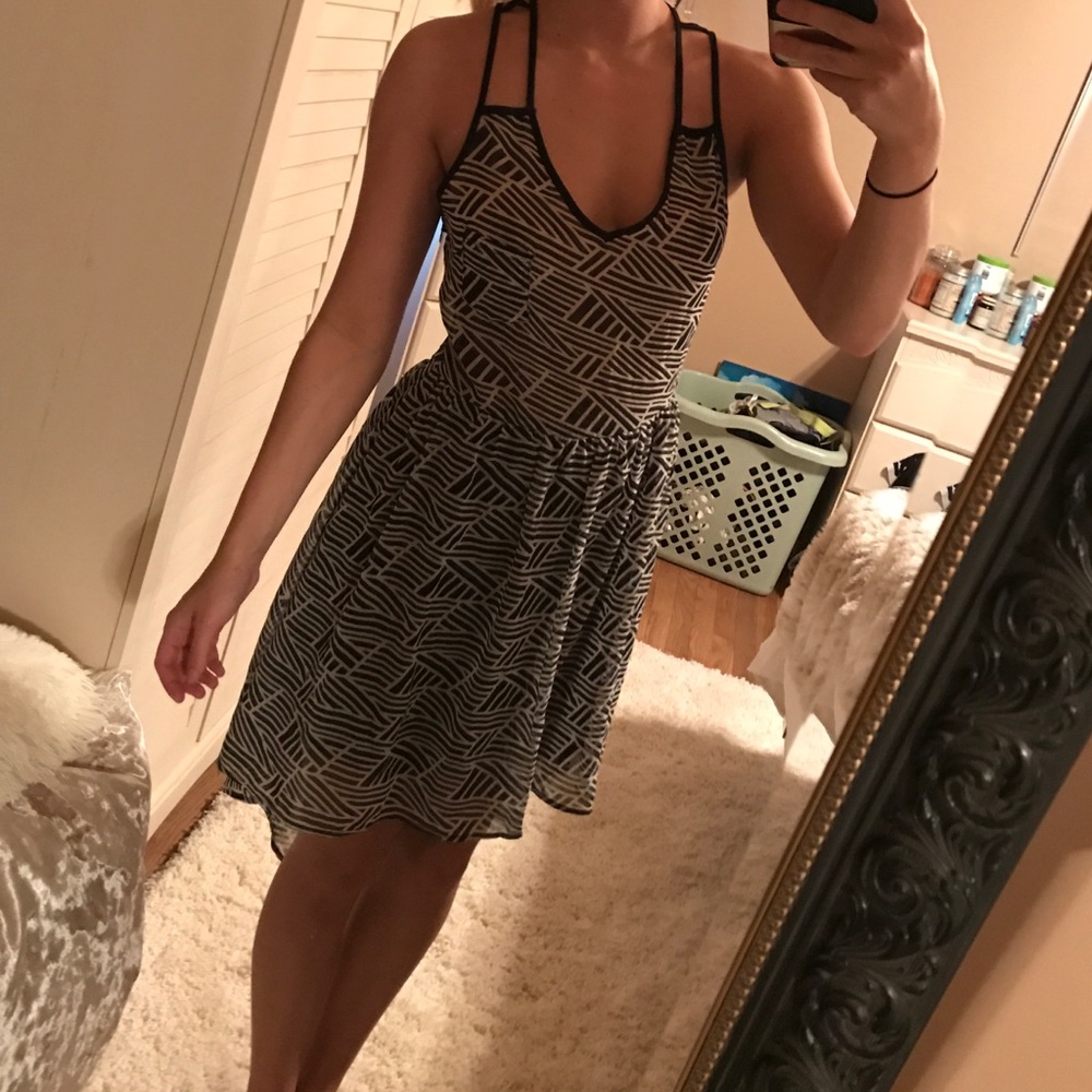 flowy black and white dress