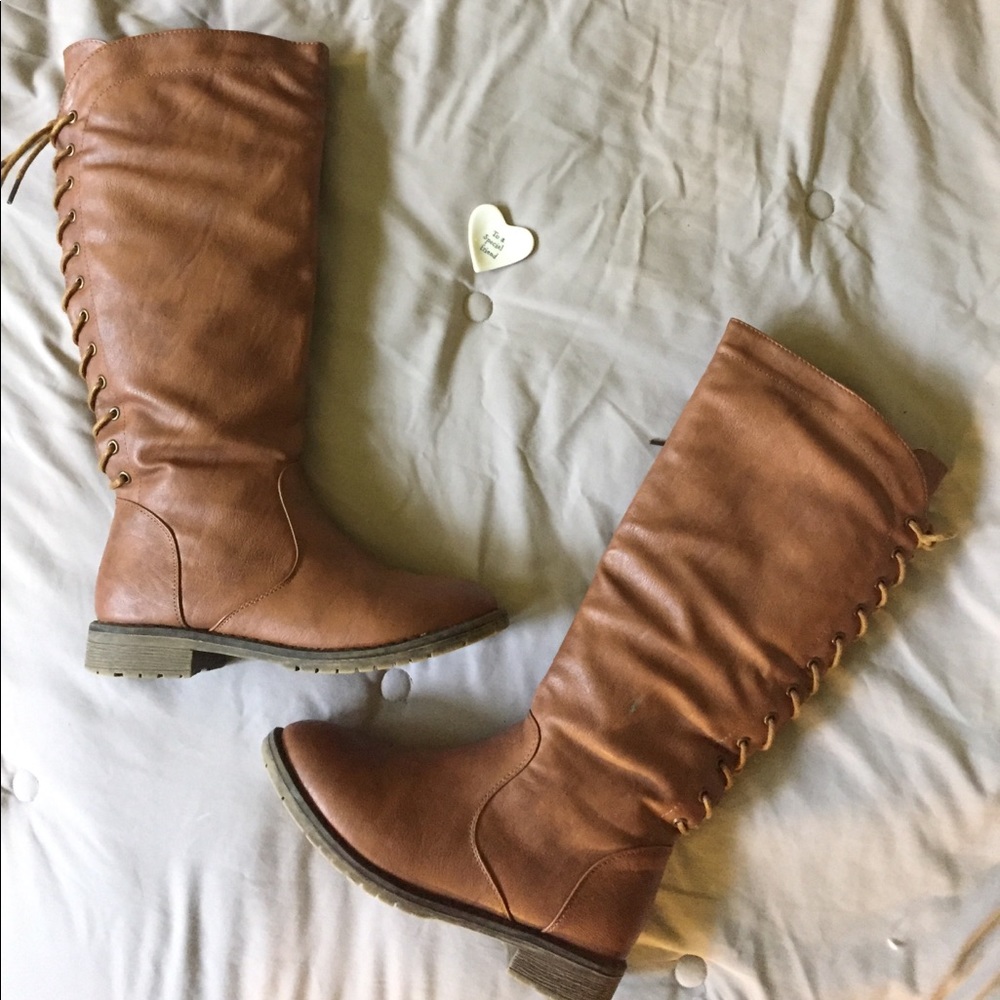 Tie up boots that go with everything!