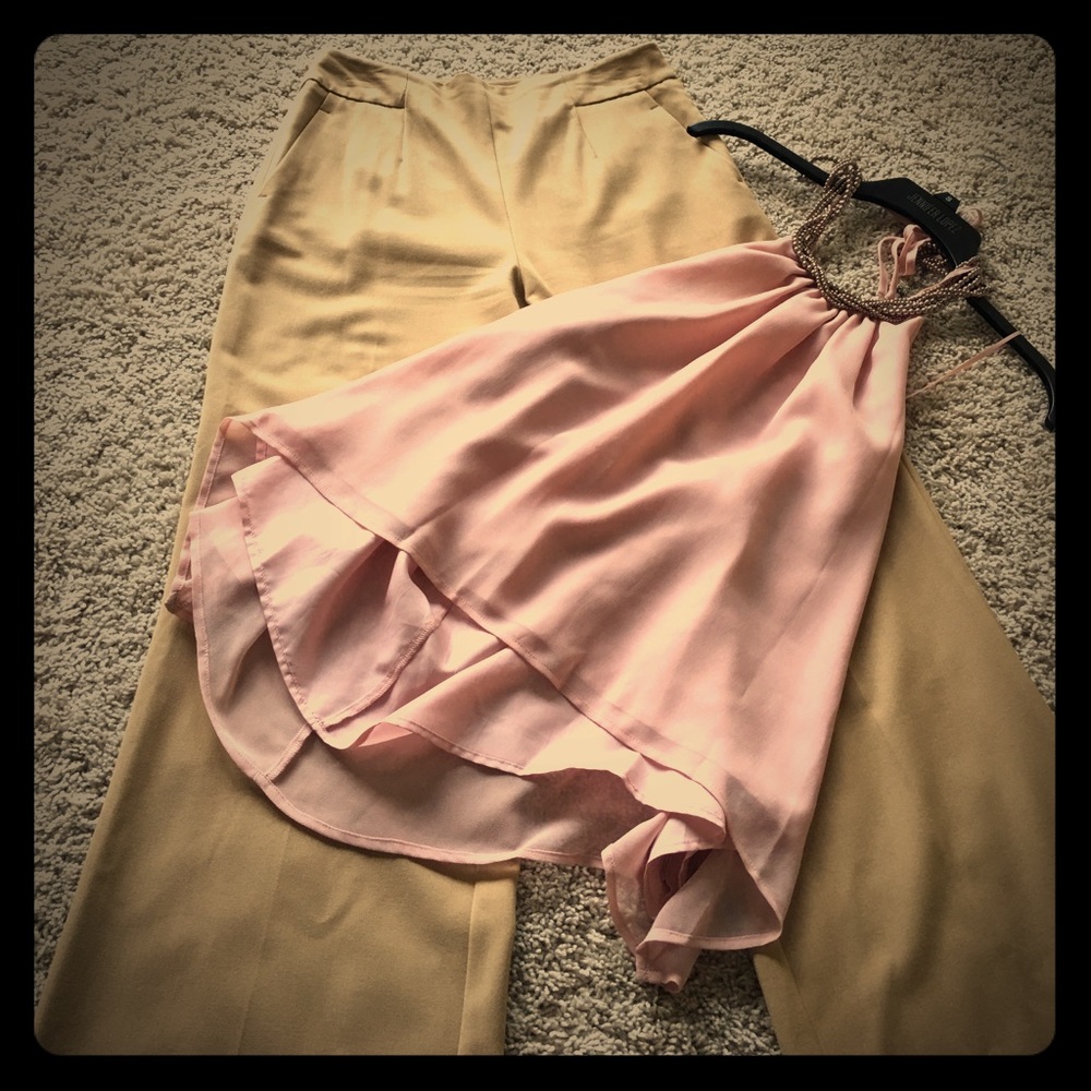 Tan wide leg Jennifer Lopez pants. Size 6