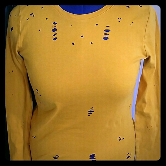 7121 Mustard Scoop Neck T-Shirt
