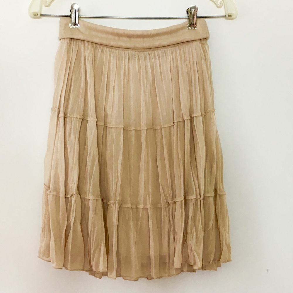 NWOT! Beige crinkle skirt iZ Byer