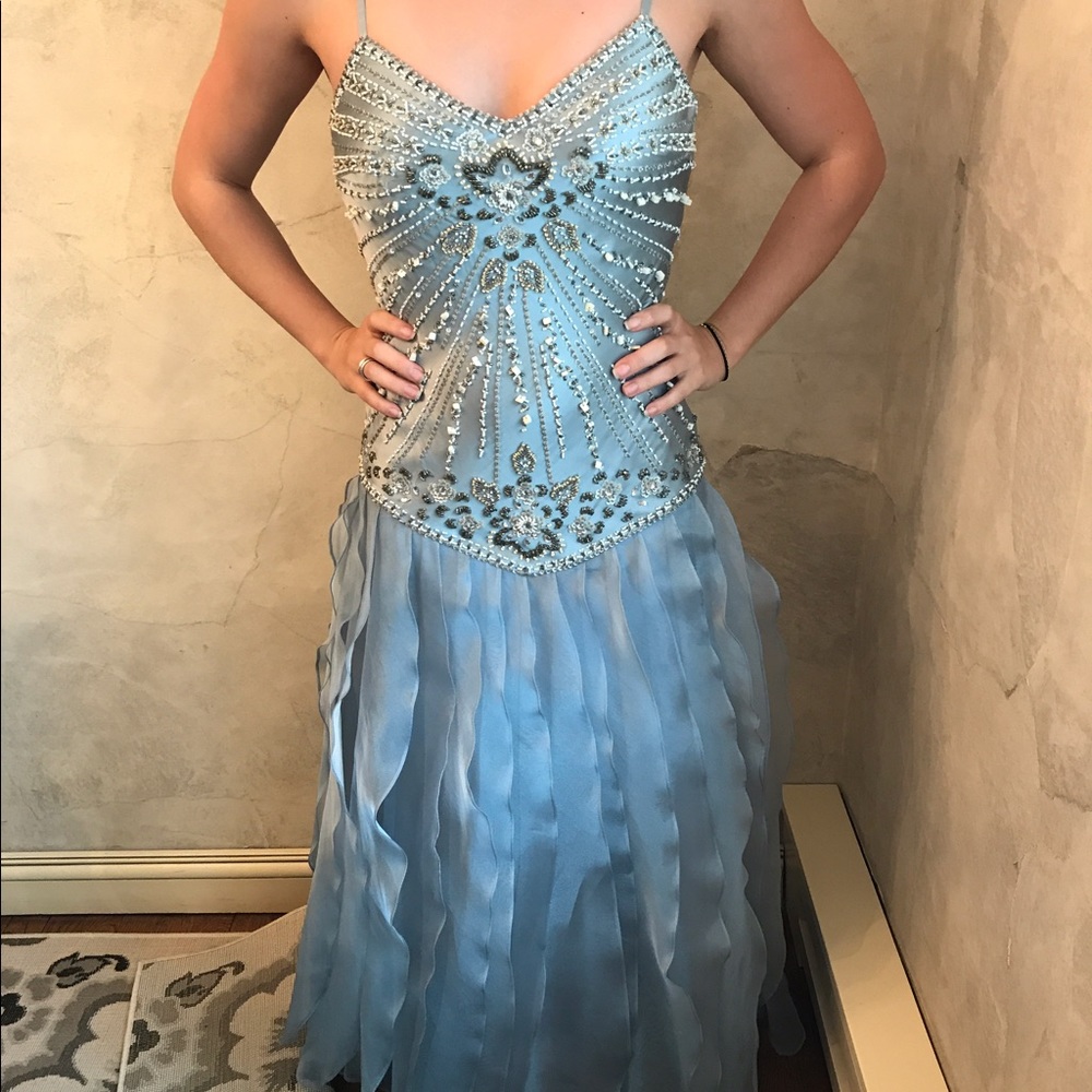 Beaded backless blue dress