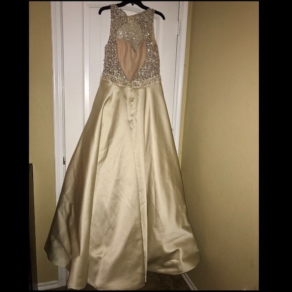 Prom Dress - Picture 2 of 8