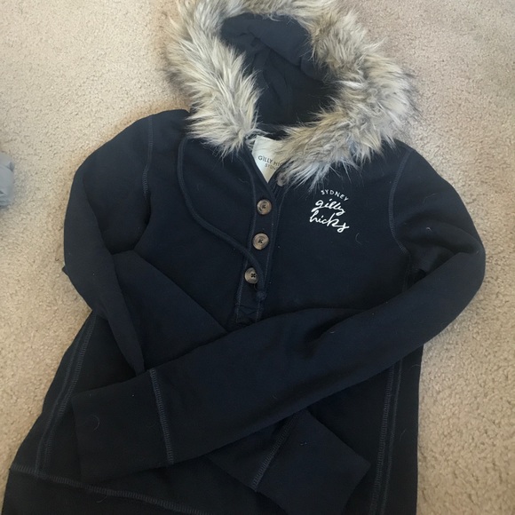 Gilly Hicks Sweaters - Gilly Hicks S fur hood hoodie Gilly Hicks Sweaters - Gilly Hicks S fur hood hoodie
