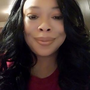 Meet your Posher, Dee