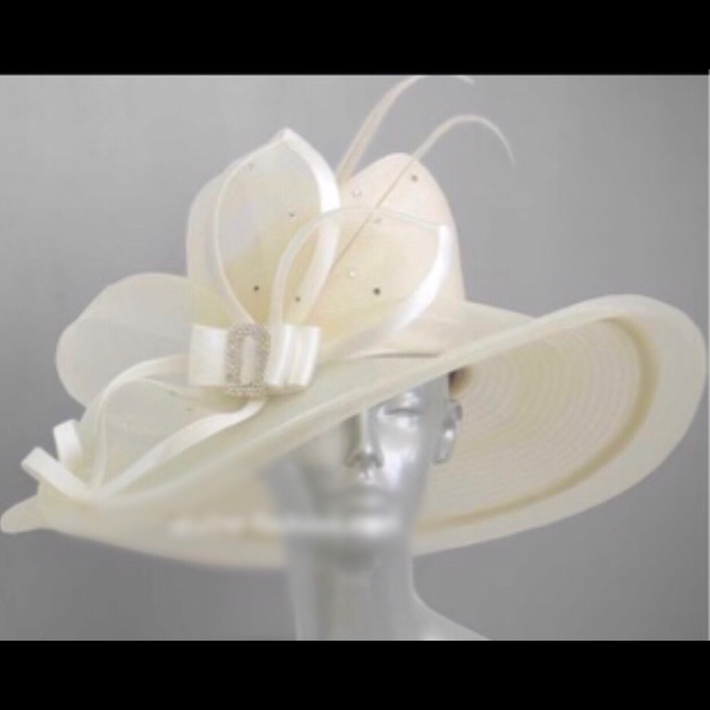 Derby 🐎 ⛪ Church hat used once
