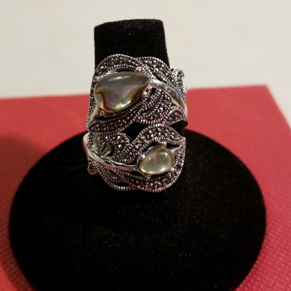 Le Vieux Genuine Abalone Peacock Feather Ring