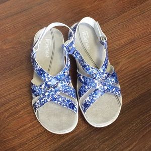 New Easyspirit sandal sz 5