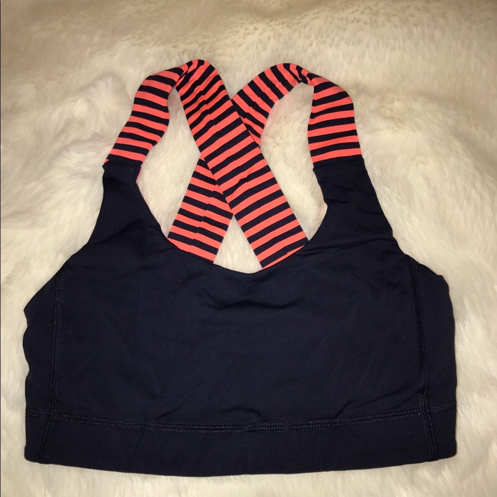 Lululemon size 4 sports bra