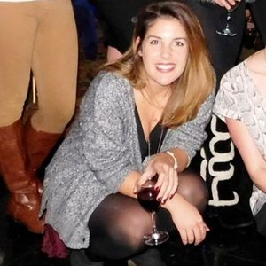 Meet your Posher, Dina