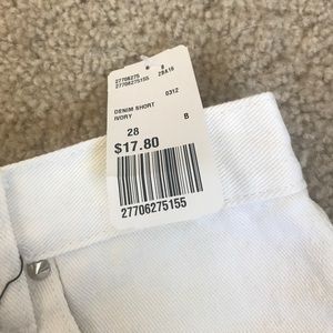 Forever 21 Shorts - White high waisted shorts 28 Forever 21 Shorts - White high waisted shorts 28