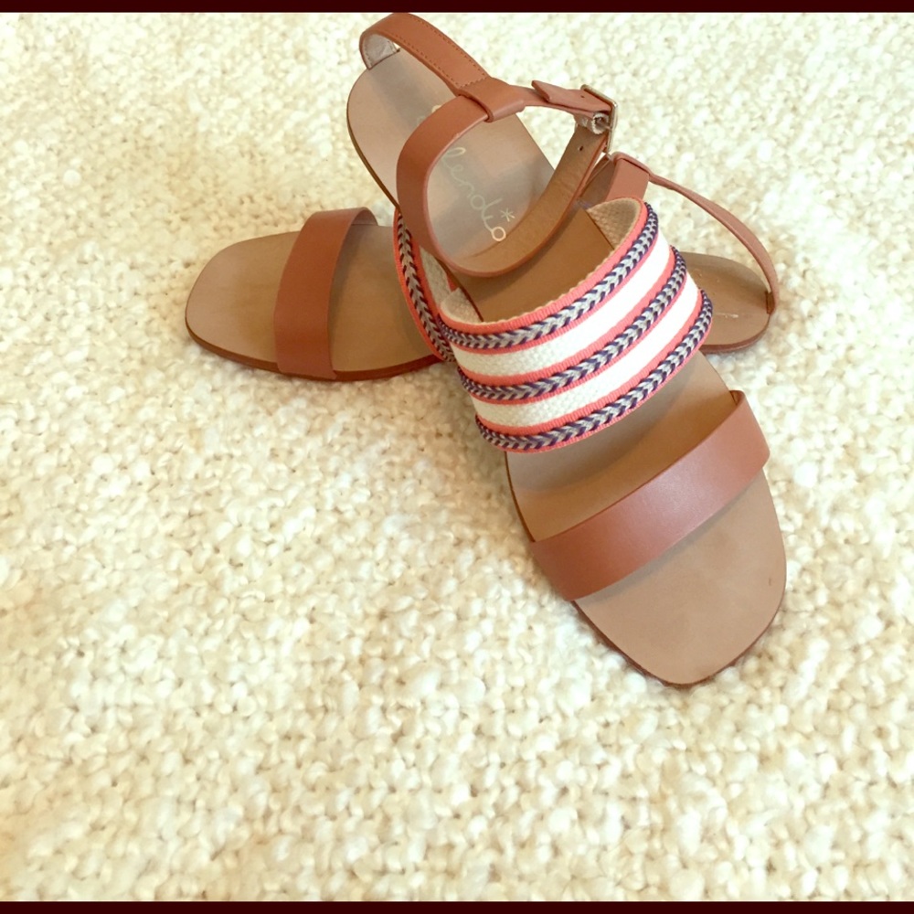 NWOT Woven Splendid Sandals