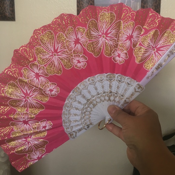 Decorative hand fans - Picture 1 of 2