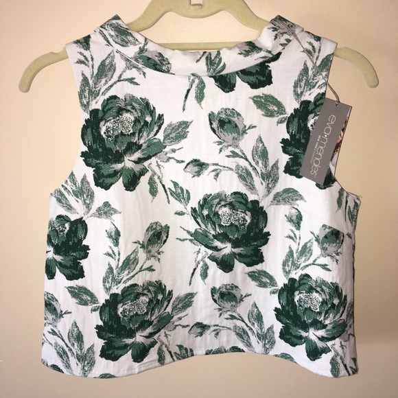 🆕Green floral sleeveless crop top - Picture 3 of 6