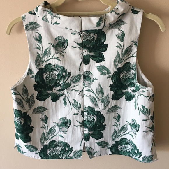 🆕Green floral sleeveless crop top - Picture 4 of 6