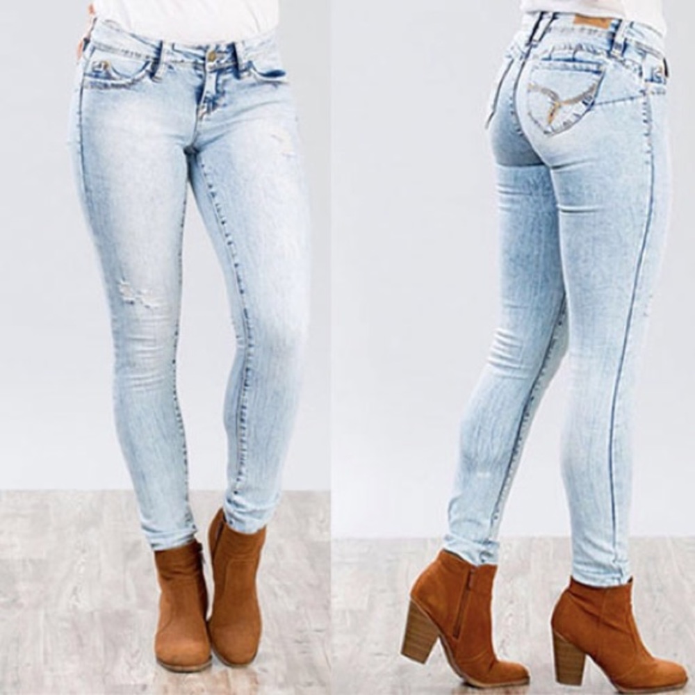 Acid wash ripped skinny jeans