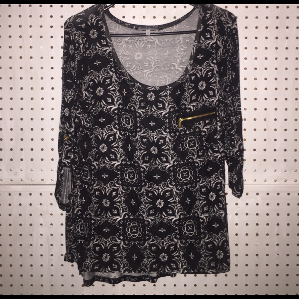 NEVER WORN Charlotte Russe black and white shirt