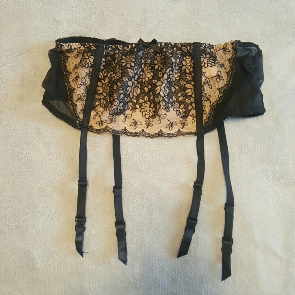XS Vintage Victoria's Secret garter belt