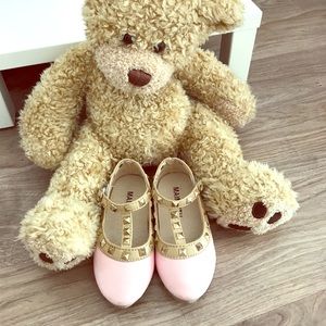 Trendy toddler girl pink shoes size 7