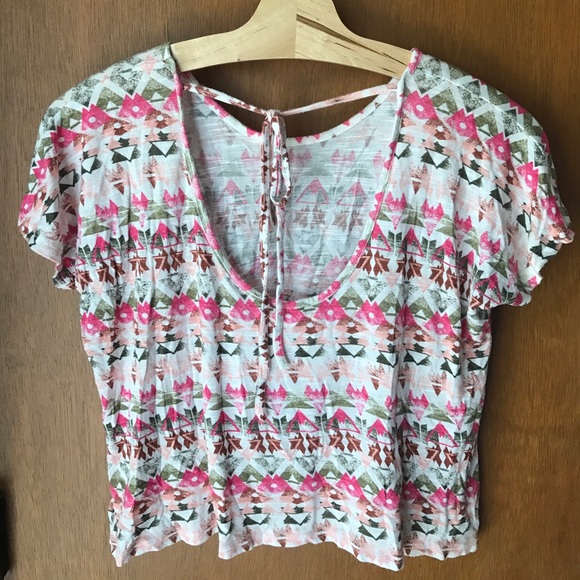 Pink Geometric Pattern Crop Top - Picture 2 of 4