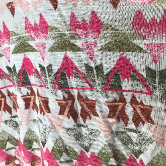 Pink Geometric Pattern Crop Top - Picture 3 of 4