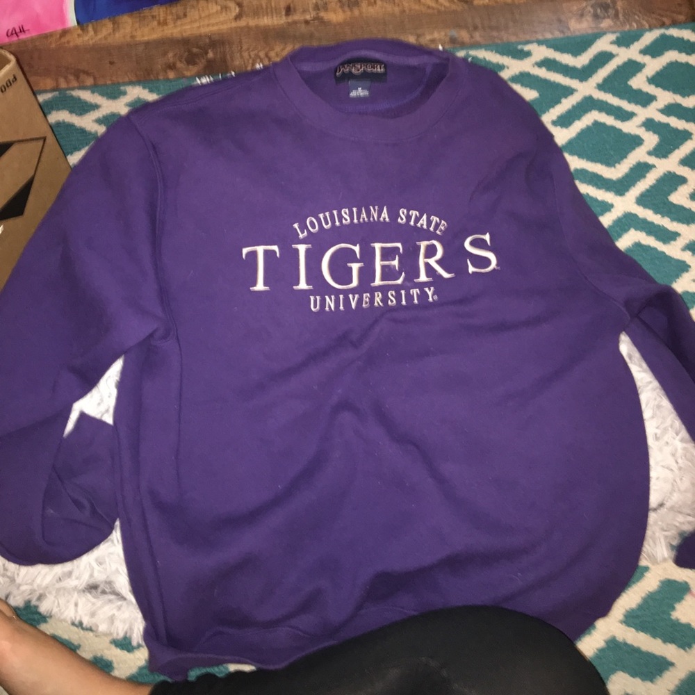 LSU sweatshirt