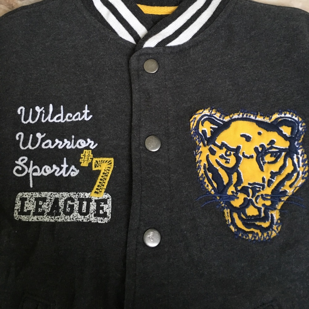 Boys 🏈varsity button 🏈 down jacket - Picture 2 of 6