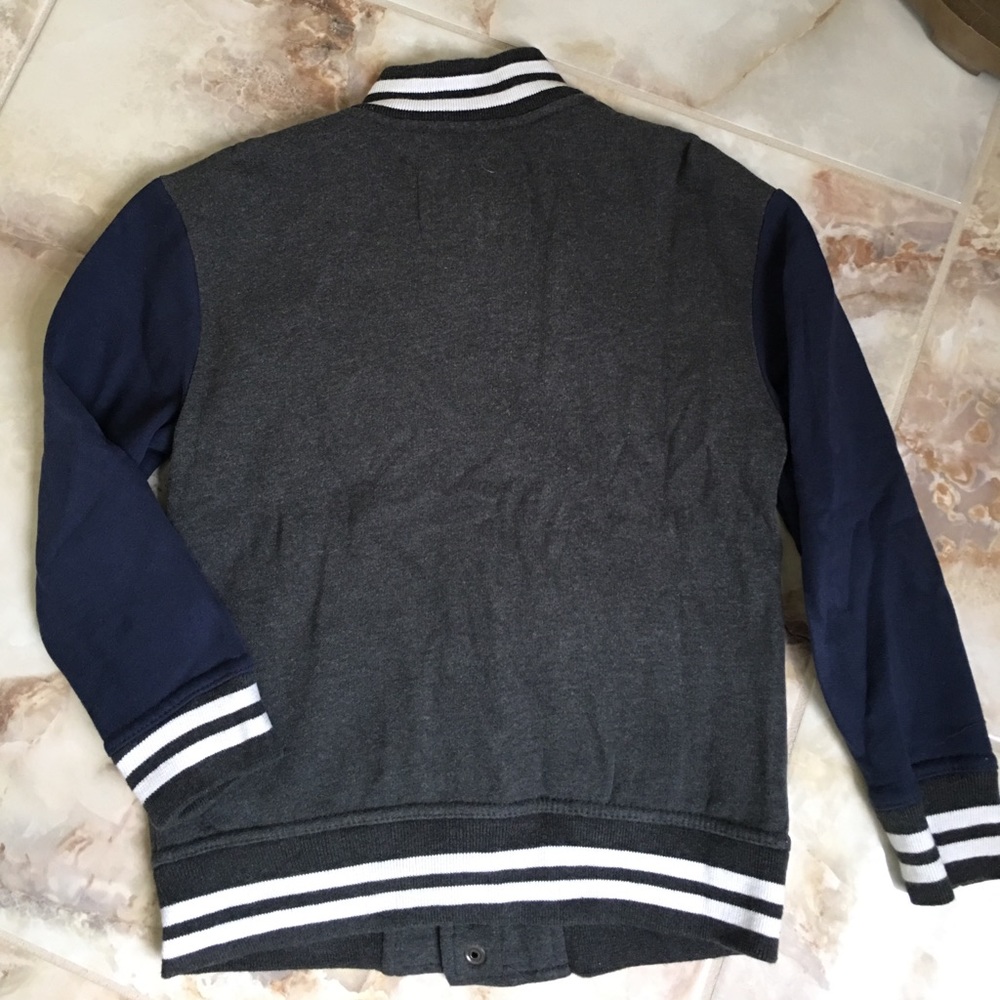 Boys 🏈varsity button 🏈 down jacket - Picture 4 of 6