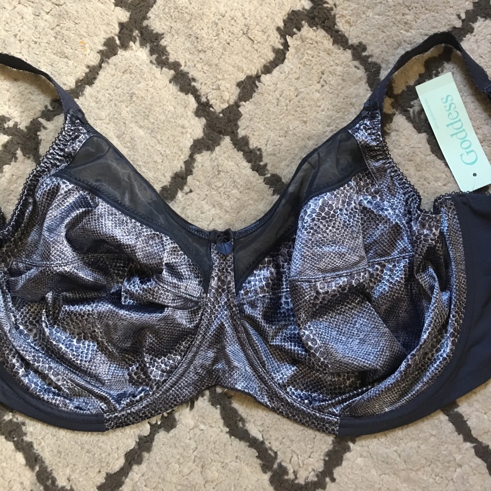 38N Bra , NWT NEVER WORN!