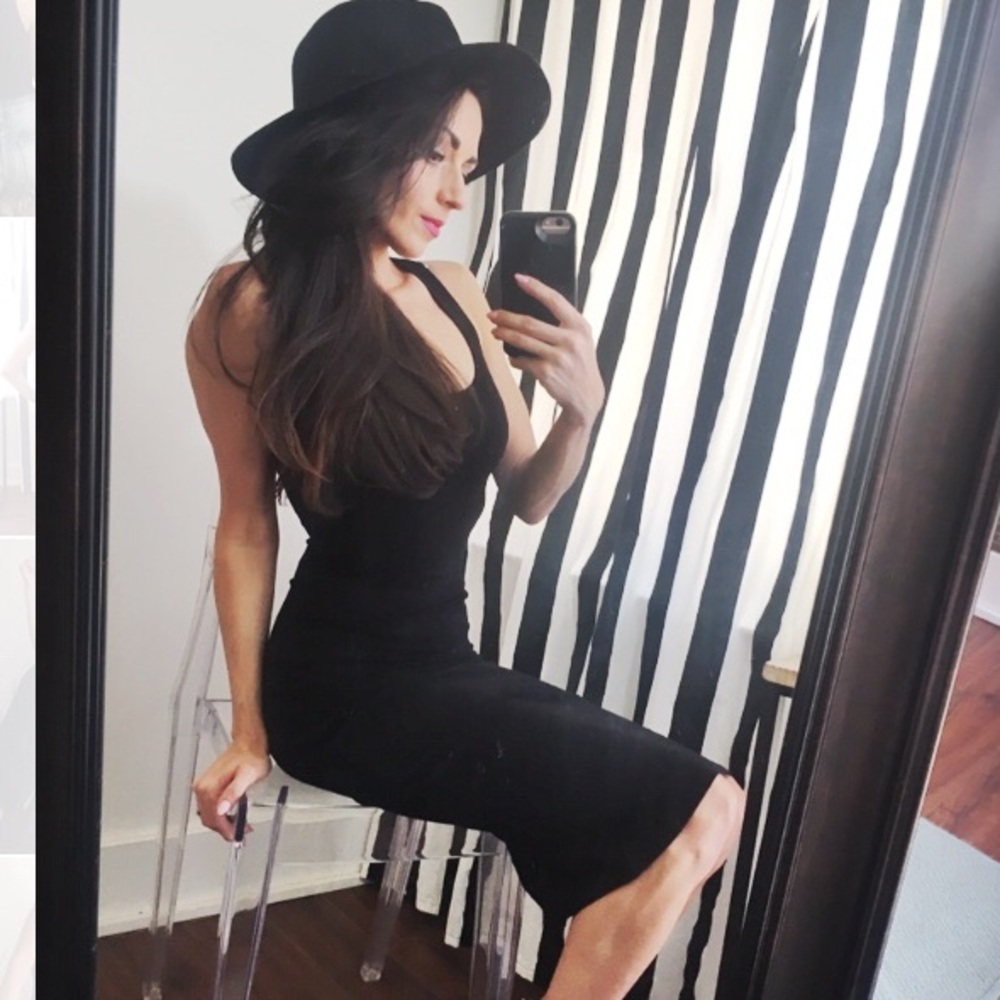 ♦️ Sold Out ♦️Mighty Midi Racer Back Dress