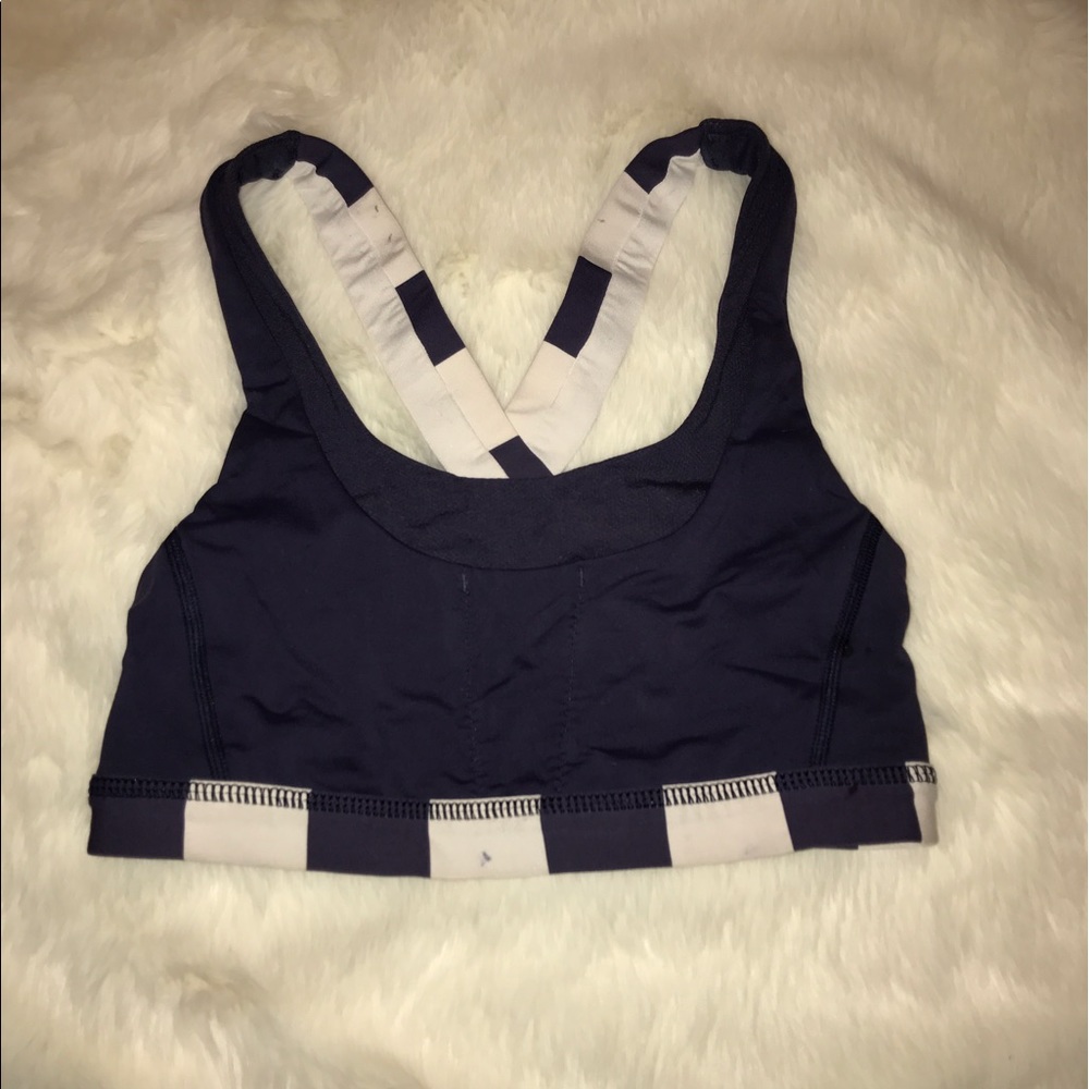 Lululemon size 2/4 sports bra