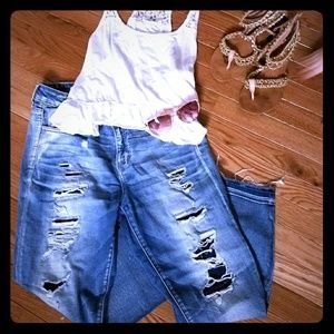 American Eagle cropped distressed jeans