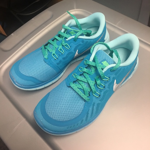 Nike Shoes - Nike Free Run 5.0