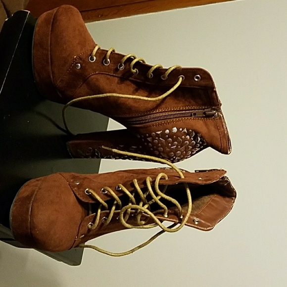 High Heel Boots - Picture 2 of 3