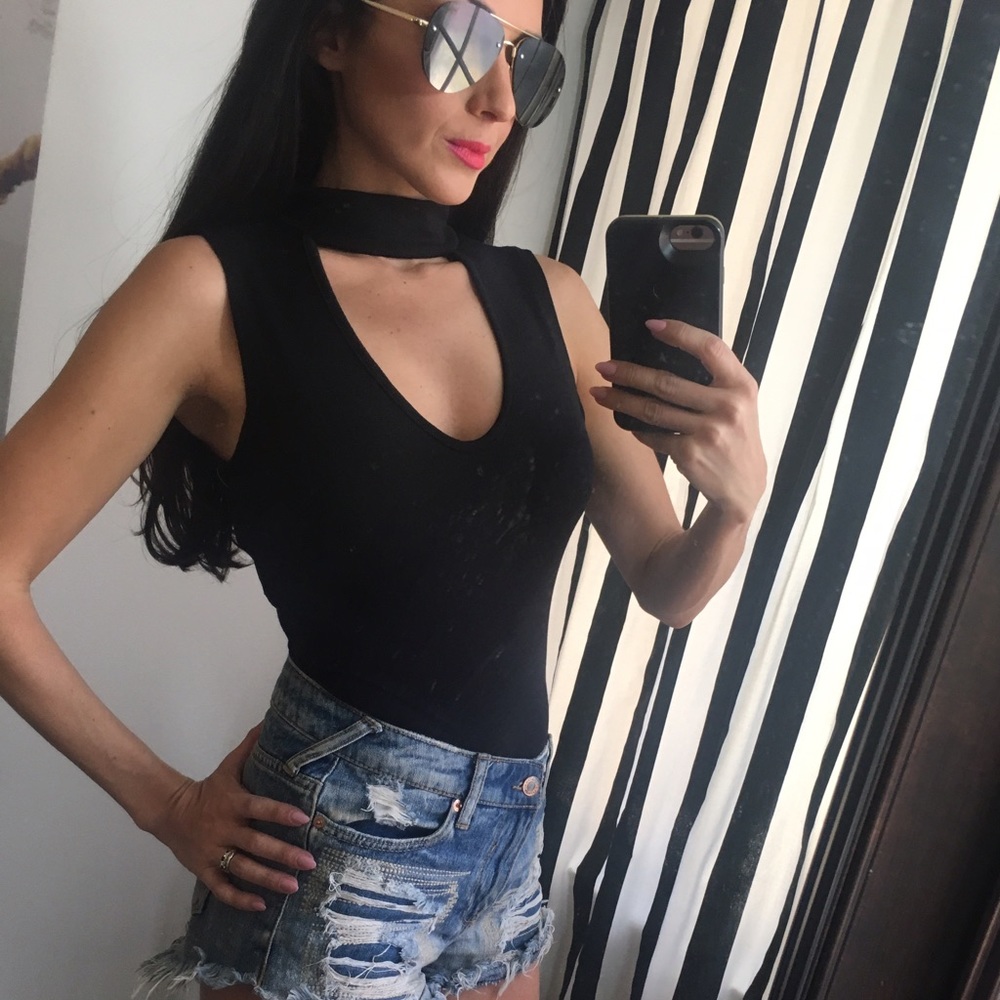✨SALE✨Sleeveless CHOKER bodysuit