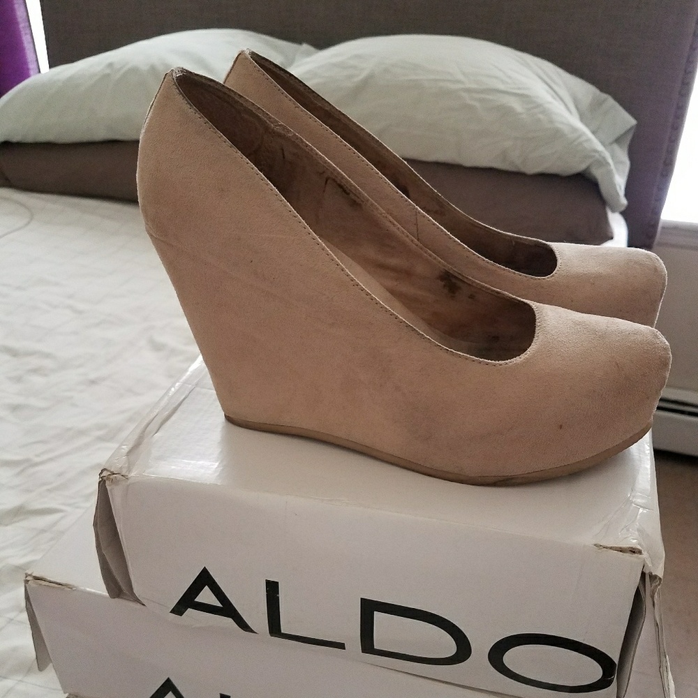 Aldo beige / nude wedges