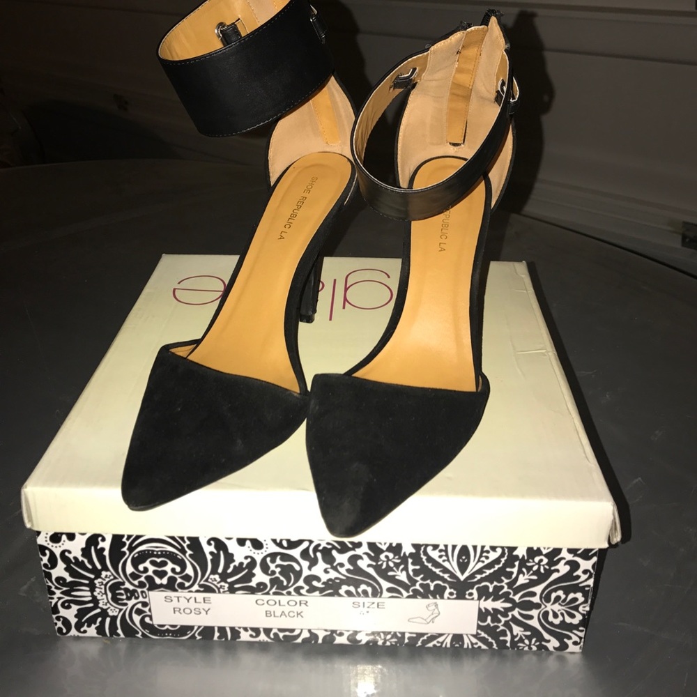 Black pointy toe heels