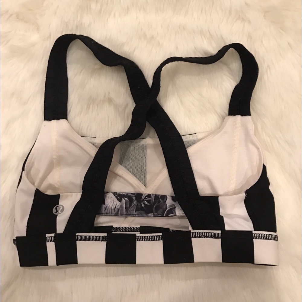 Lululemon size 4 sports bra