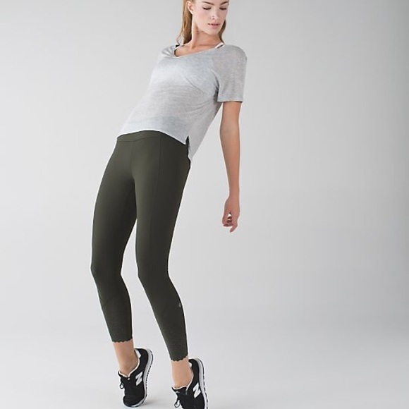 🍋NWT Lululemon🍋 Leggings Zone In Tight 7/8 Pants - Picture 4 of 7