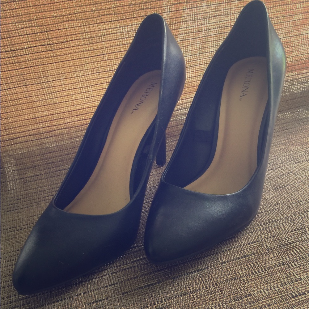 Black high heals Size 7 1/2