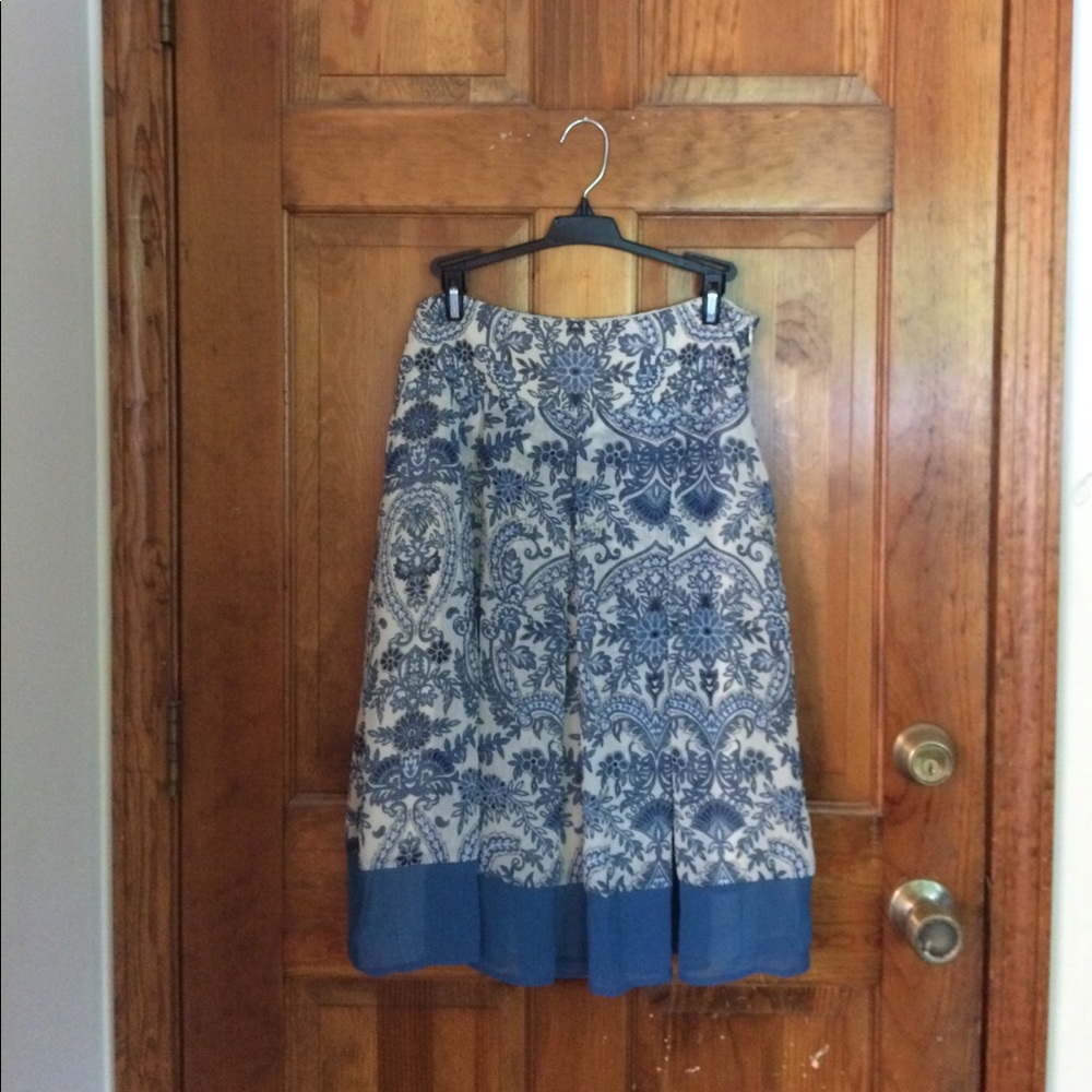 🎉Sale🎉Worthington blue Floral skirt