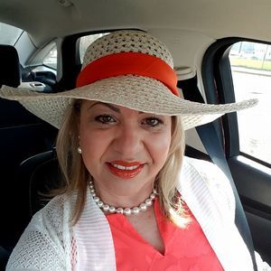 Meet your Posher, Aída