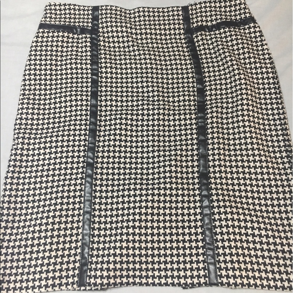 Really pretty skirt!!