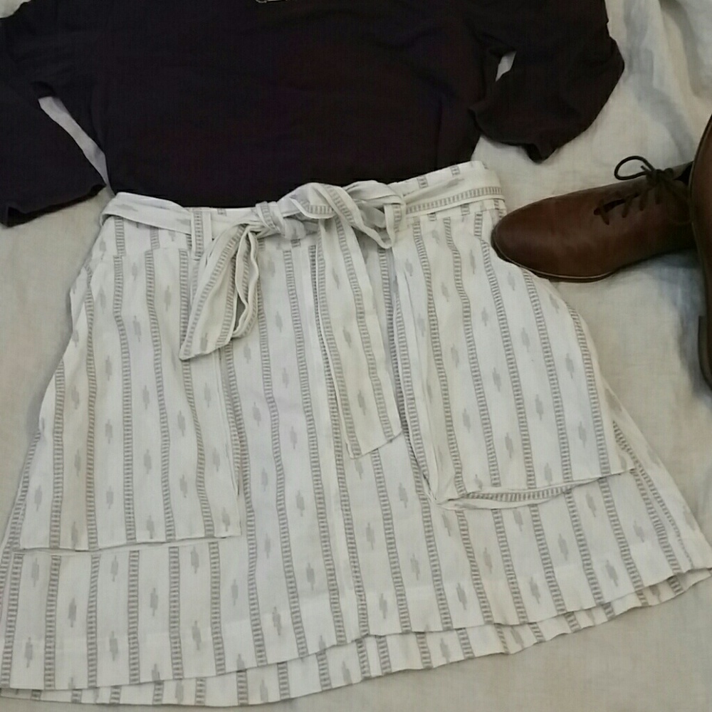 White & Tan High waist skirt , Pockets, Large