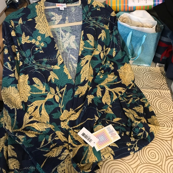 LuLaRoe Sweaters - NWT lularoe ribbed Sarah sweater XL fits plus